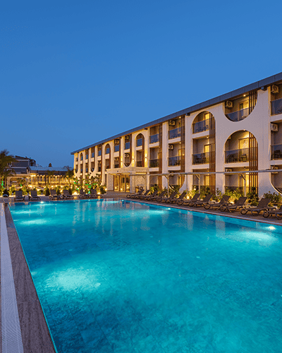 БАССЕЙН И БАР